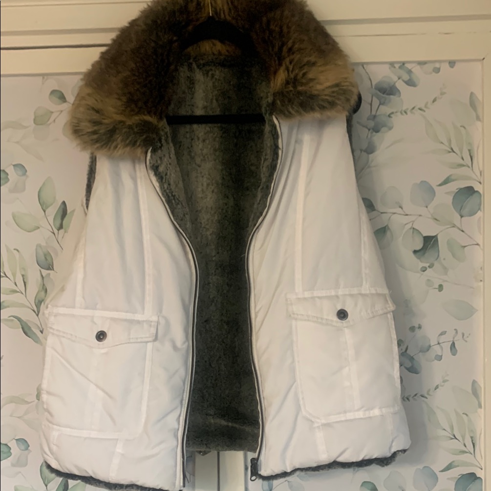 Women's White Faux Fur Collar Vest